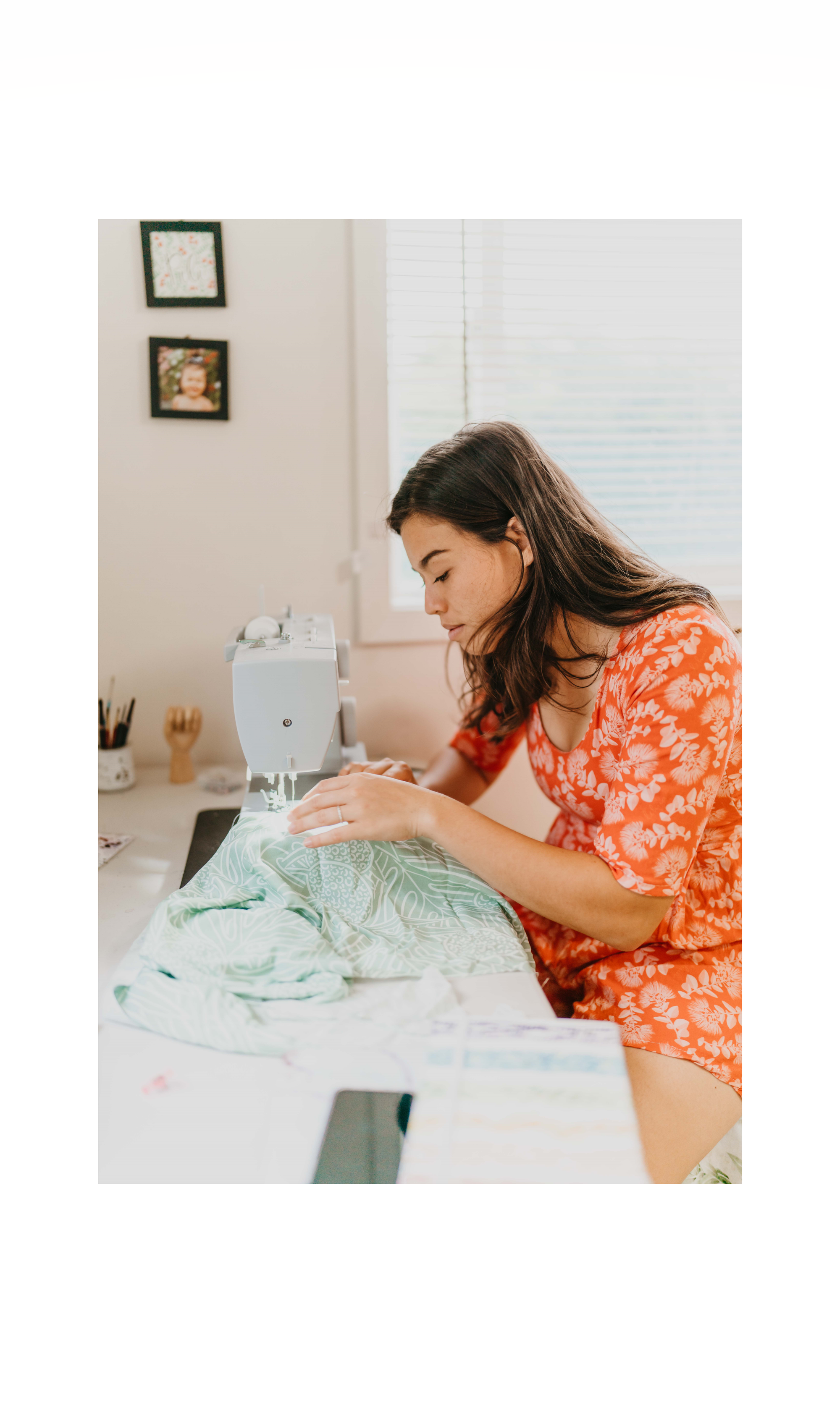 Hawaiian Designer Fabric - Kaulumaika